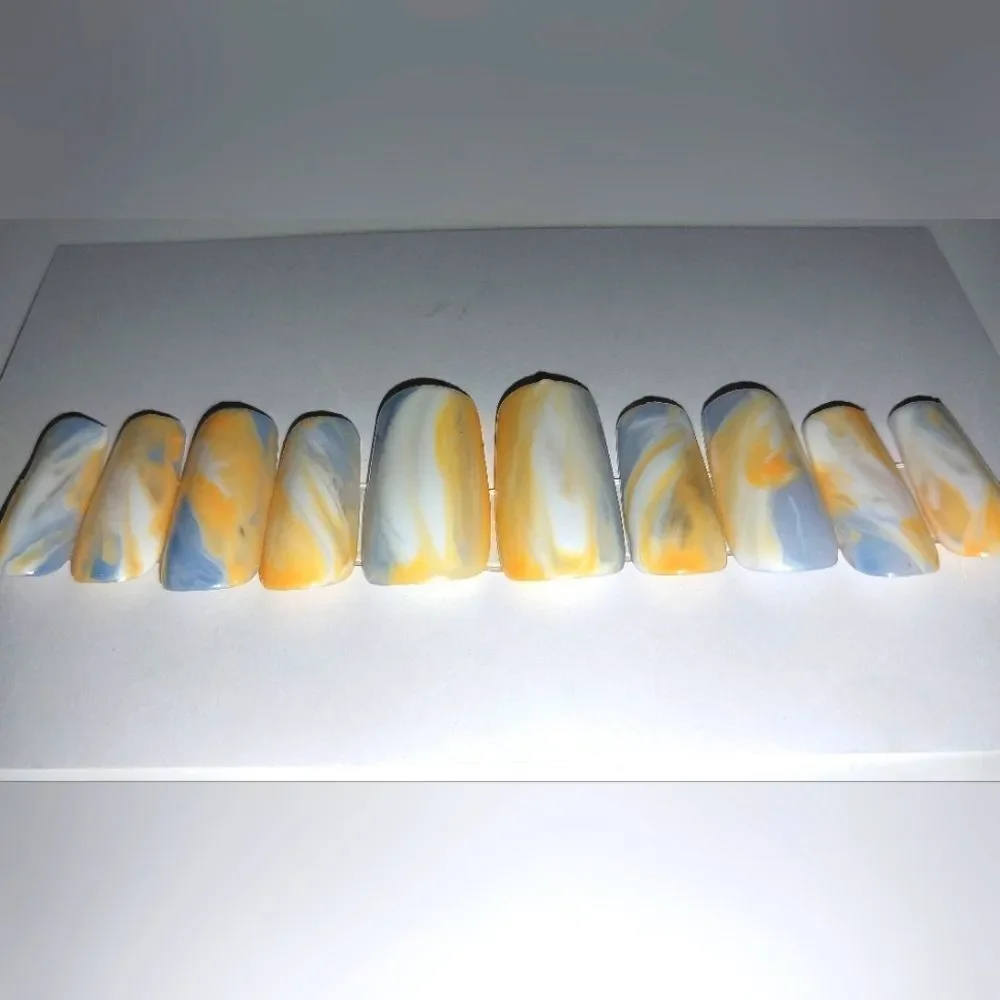 Hand crafted custom 10pc short acrylic press on nails size large